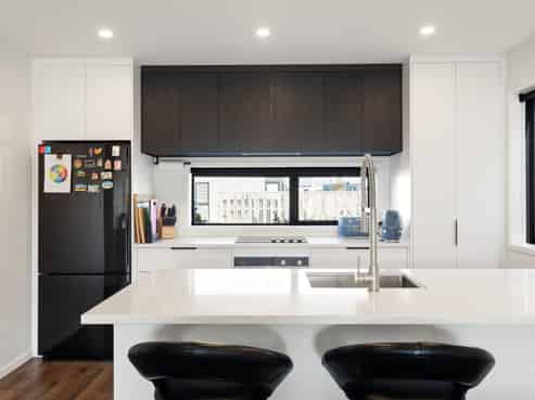 84 Jacks Landing Drive, Hamilton Lake