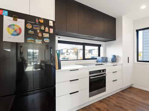 84 Jacks Landing Drive, Hamilton Lake
