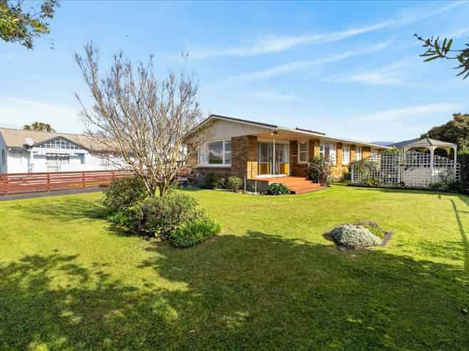 15 Carisbrooke Street, Katikati