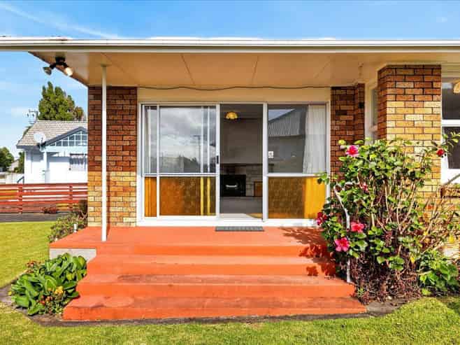 15 Carisbrooke Street, Katikati