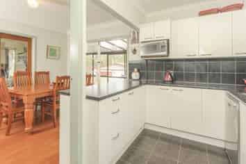 124 Portage Road, New Lynn