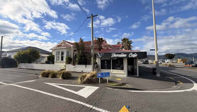 2 Bay Street, Petone