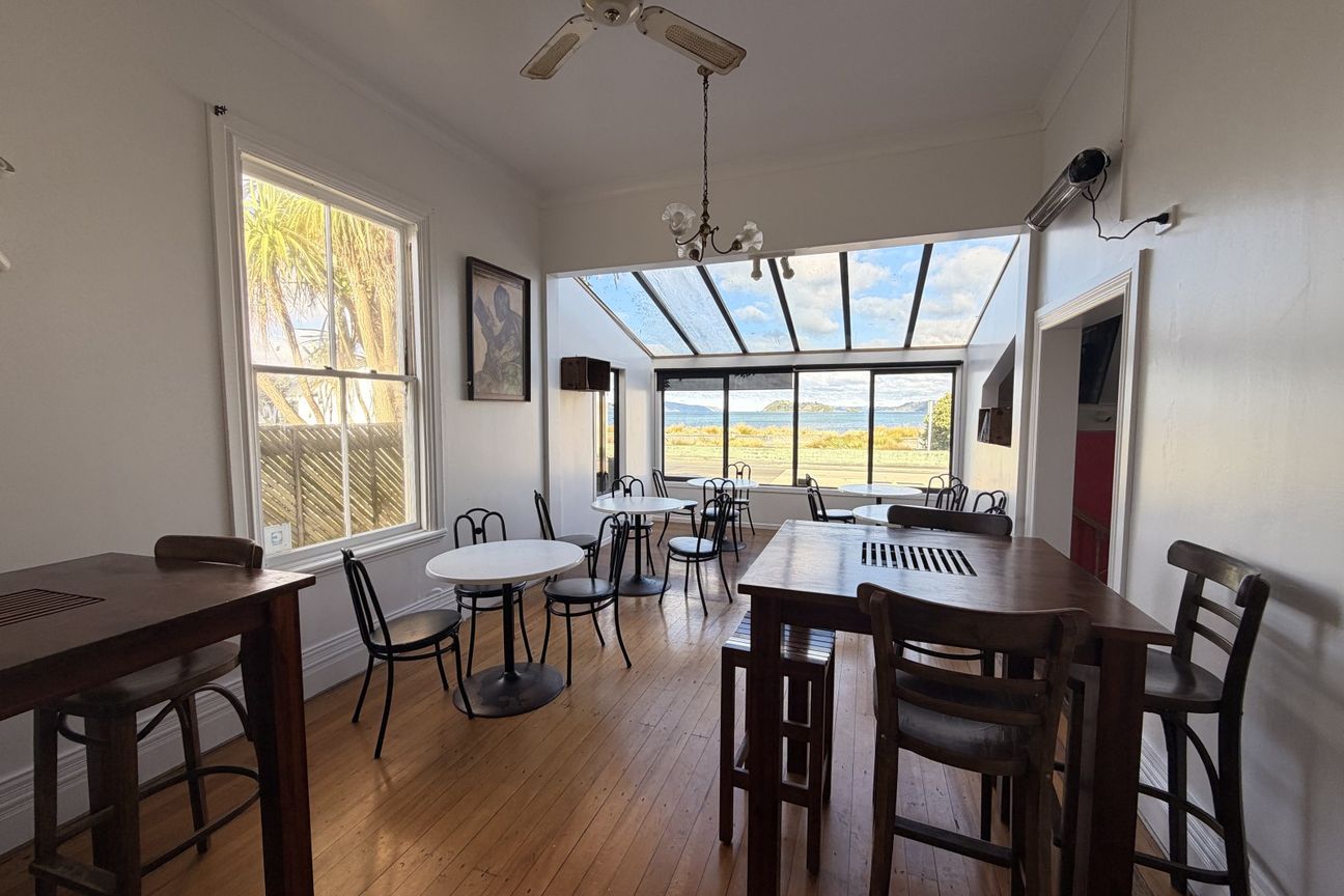 Live and Work beach front! - Vista 3