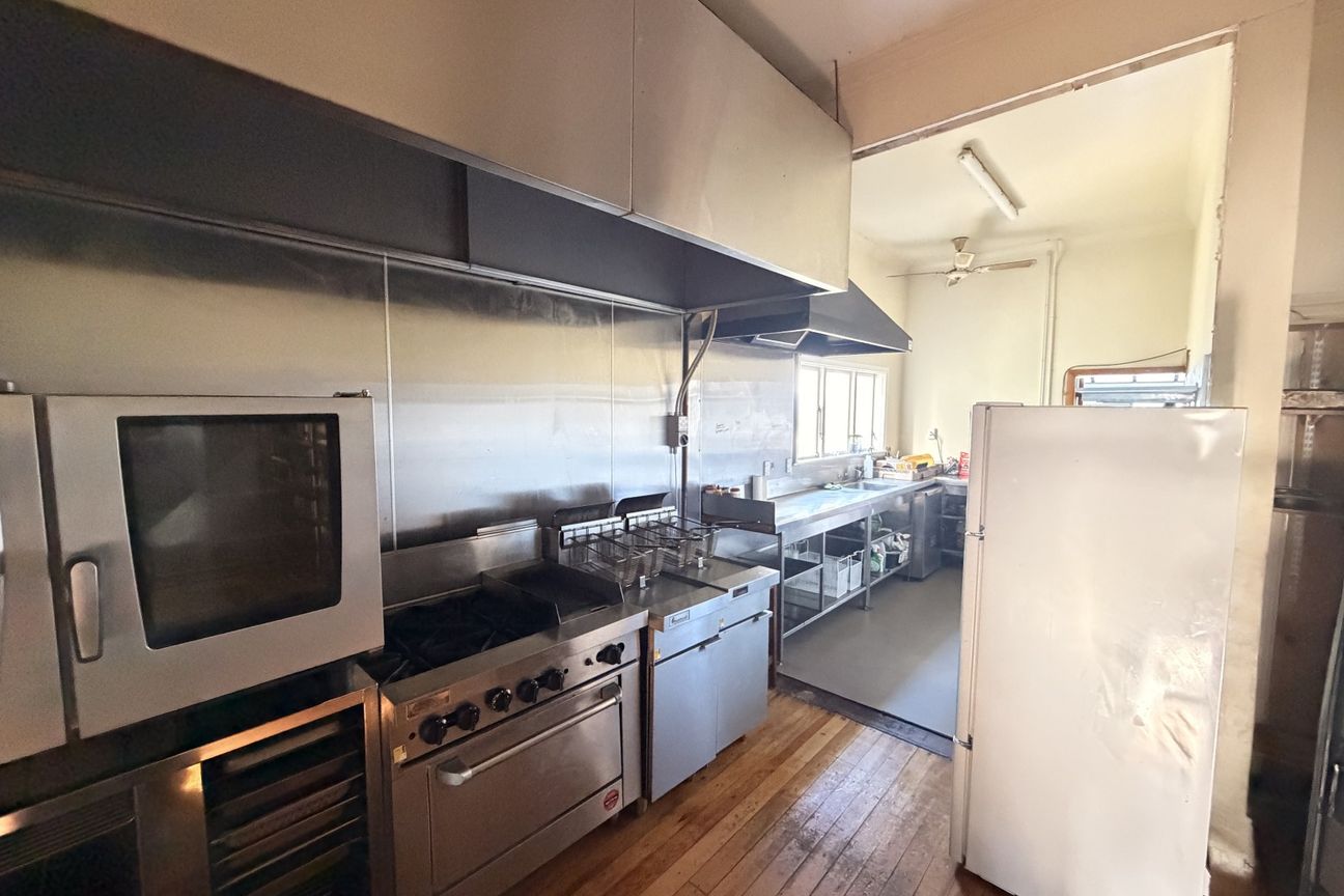 Live and Work beach front! - Vista 4