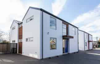 R6 - 2/32 Dickens St, Addington