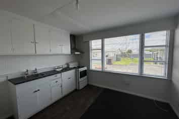 6/24 Pascal Street, Takaro