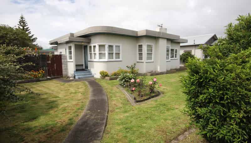 690 Pioneer Highway, Awapuni