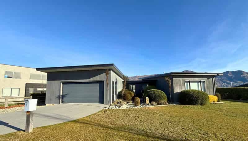 6 Clutha Place, Wanaka