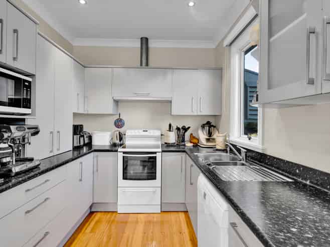 14 Hu Road, Rawhitiroa