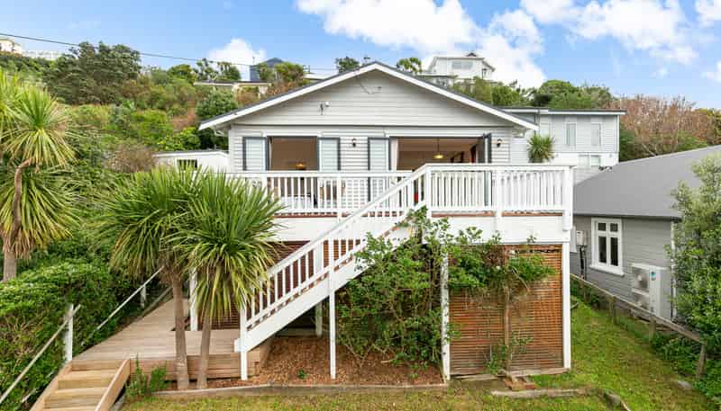 94 Eden Street, Island Bay