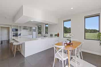 102 Glews Road, Cust
