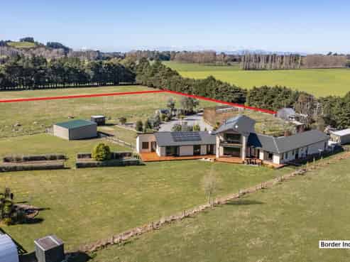 102 Glews Road, Cust