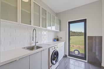 102 Glews Road, Cust