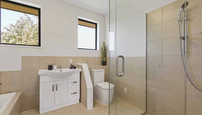 102 Glews Road, Cust