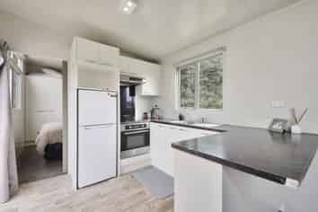 102 Glews Road, Cust