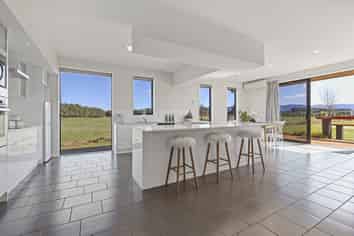 102 Glews Road, Cust