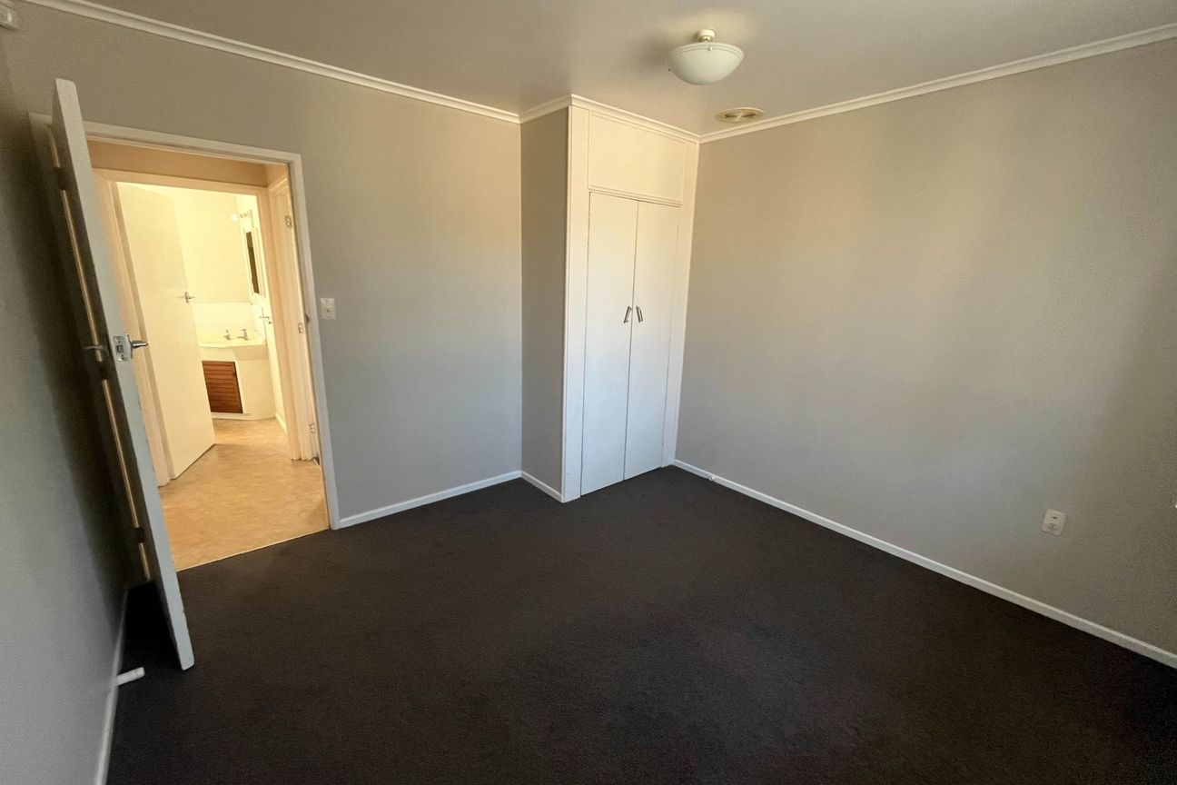 2 BEDROOM UNIT IN MT ALBERT - Widok 6