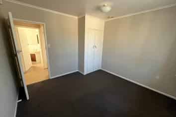 2/7a Moreland Road, Mount Albert