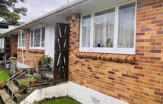 2/7a Moreland Road, Mount Albert