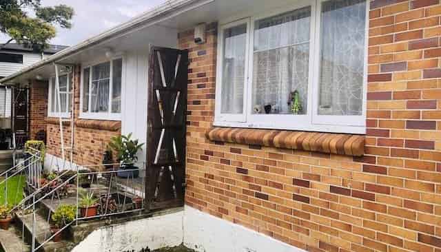 2/7a Moreland Road, Mount Albert