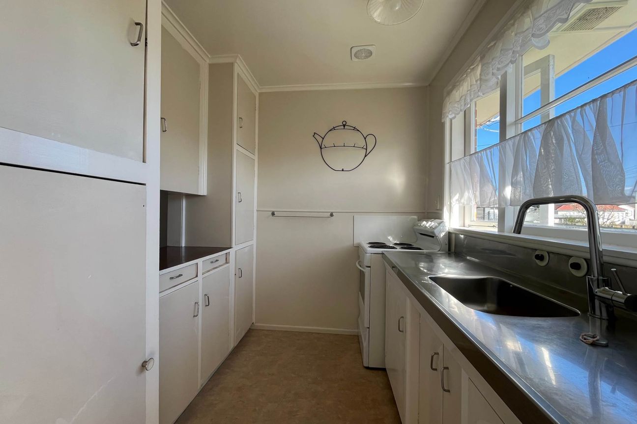 2 BEDROOM UNIT IN MT ALBERT - Widok 4