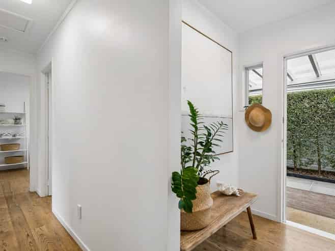 2/7 Hanlon Crescent, Devonport