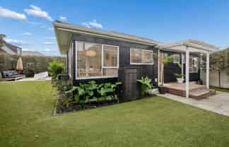 2/7 Hanlon Crescent, Devonport