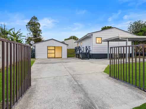 2/9 Maplesden Drive, Clendon Park