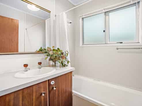 2/63 Fourth Avenue, Woodhill