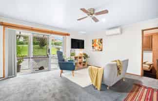 2/63 Fourth Avenue, Woodhill