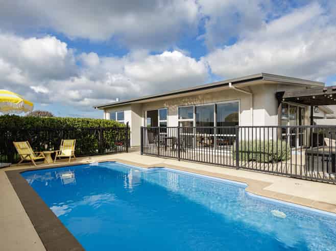 48 Merlot Drive, Greenmeadows