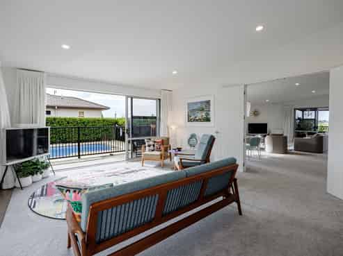 48 Merlot Drive, Greenmeadows