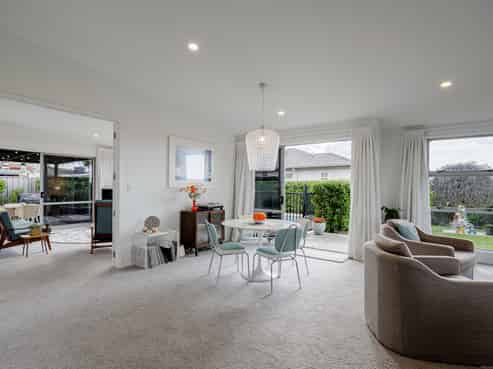 48 Merlot Drive, Greenmeadows
