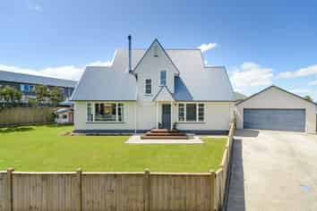 90 College Street, Awapuni