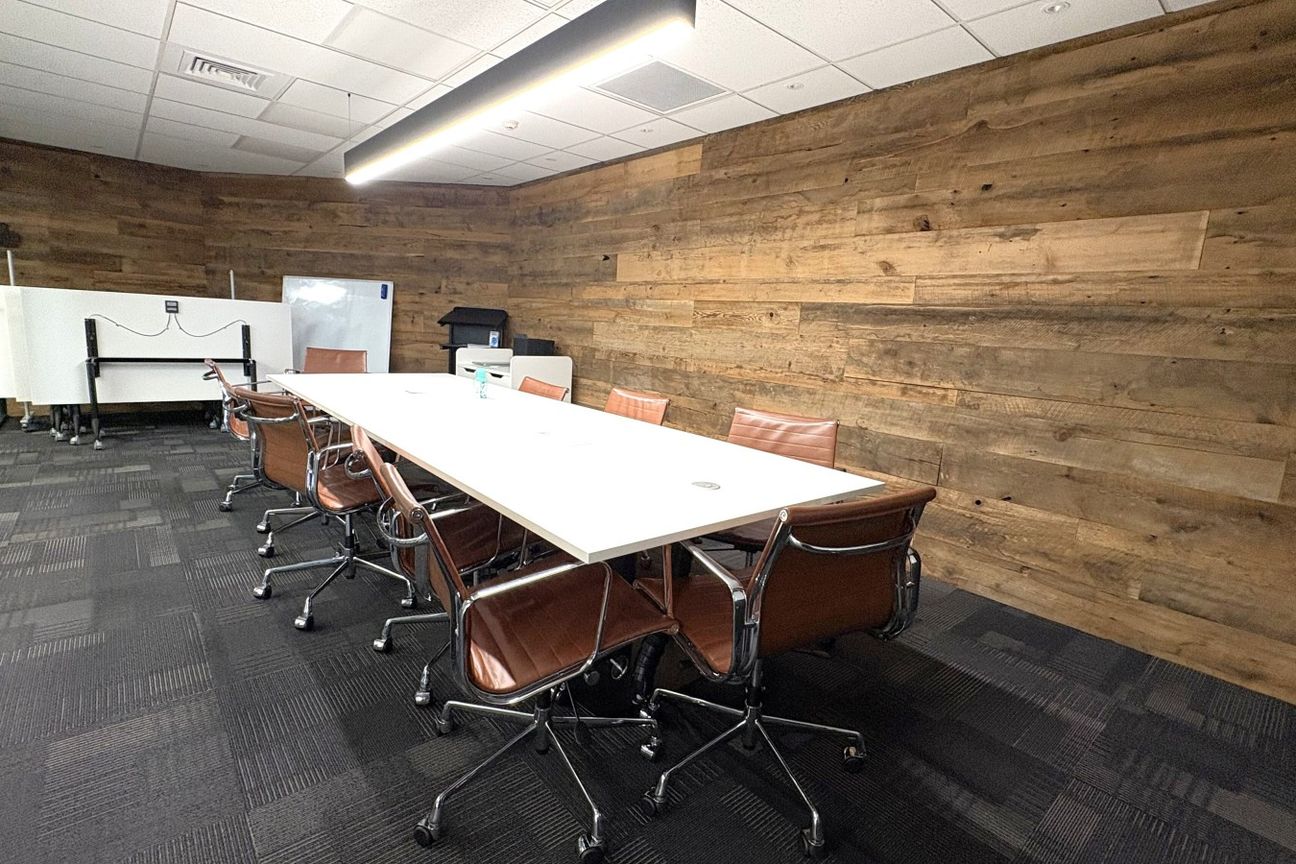 Affordable Turnkey Fringe Office – pohled 4