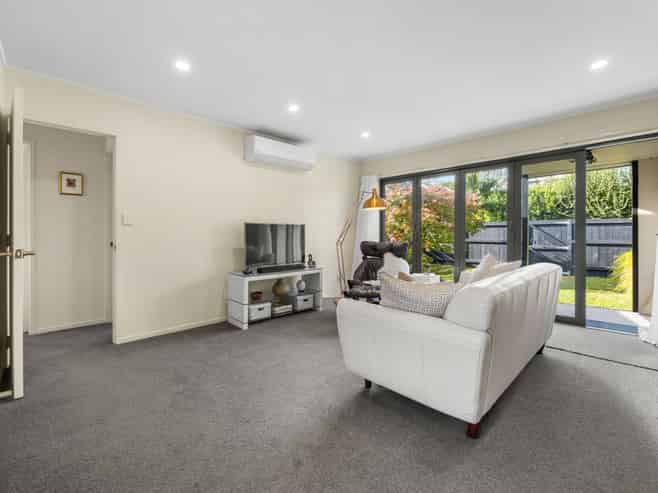 2/14 Longford Street, Mount Wellington