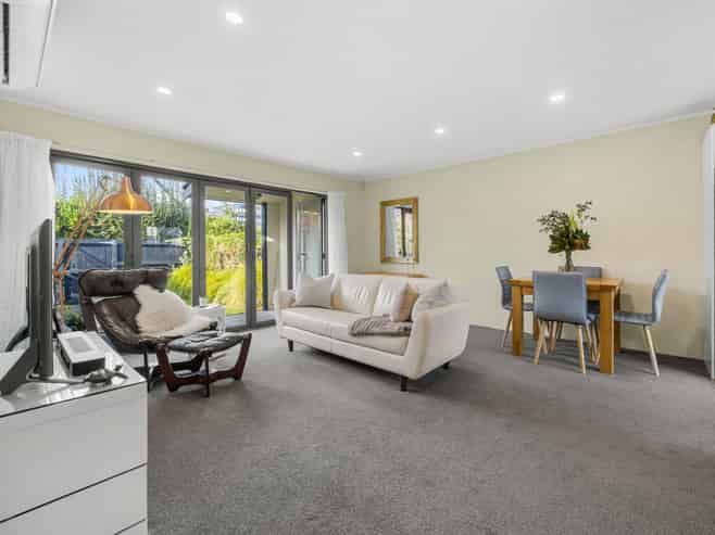2/14 Longford Street, Mount Wellington