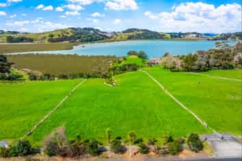 102 Ridge Road, Mahurangi East