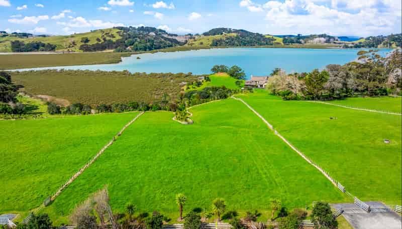 102 Ridge Road, Mahurangi East