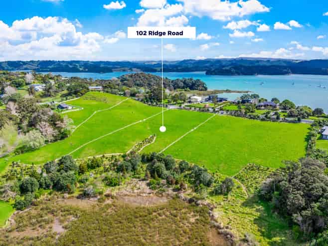 102 Ridge Road, Mahurangi East