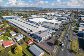 High Profile Rosebank Road Warehouse & Showroom