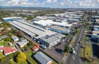 High Profile Rosebank Road Warehouse & Showroom