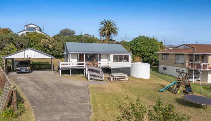 27 Pacific Parade, Army Bay