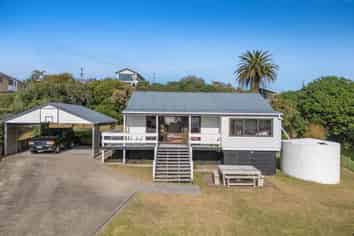 27 Pacific Parade, Army Bay