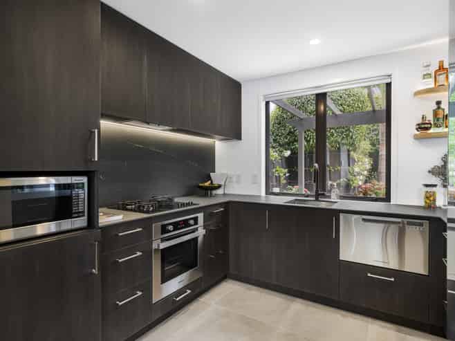 4/7 Cowie Street, Parnell