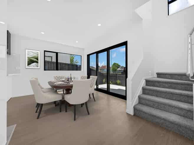 1 Cherish Bloom, Papatoetoe
