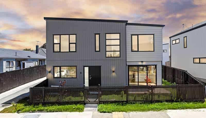 1 Cherish Bloom, Papatoetoe