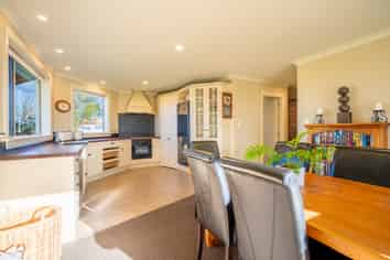 368 Fairview Road, Fairview