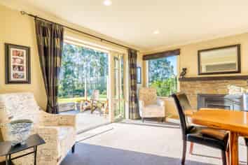 368 Fairview Road, Fairview