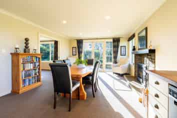 368 Fairview Road, Fairview